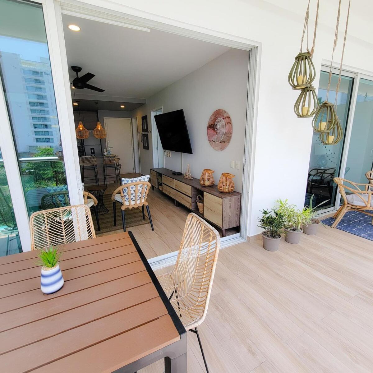 View, Exit To Playa Morros Tres *